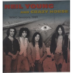 NEIL YOUNG & CRAZY HORSE -...