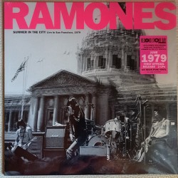 RAMONES - Summer In The...